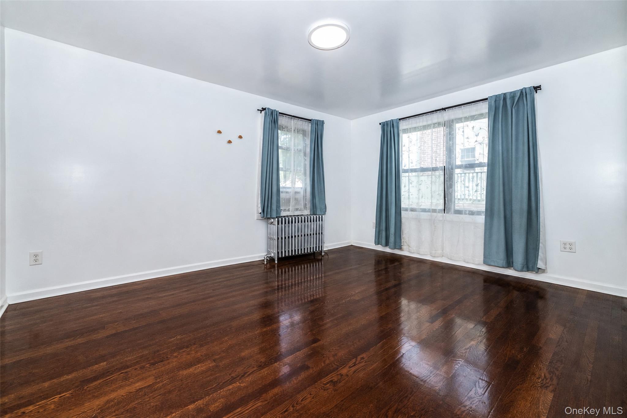 887 Webster Avenue Property Photo 12