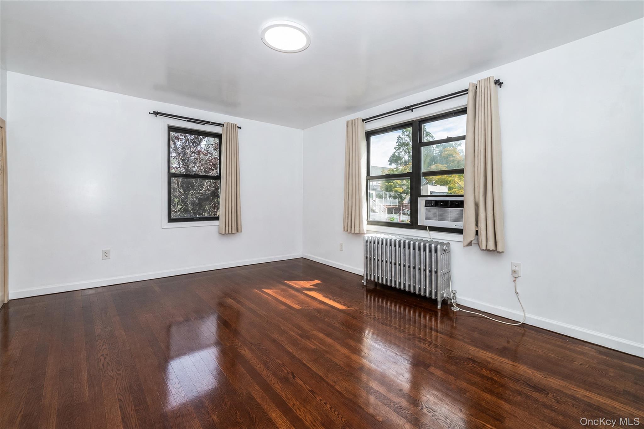 887 Webster Avenue Property Photo 15