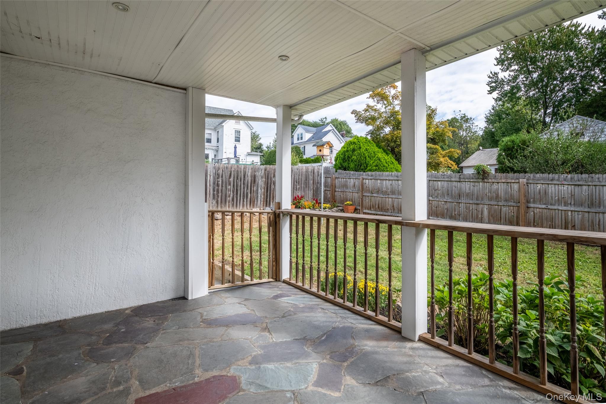 887 Webster Avenue Property Photo 25