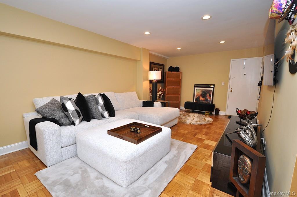 10 Old Mamaroneck Road 2a Property Photo 5