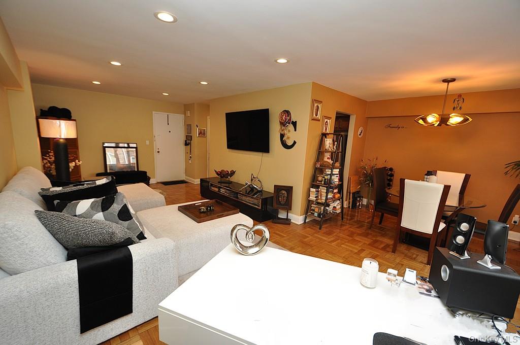 10 Old Mamaroneck Road 2a Property Photo 7
