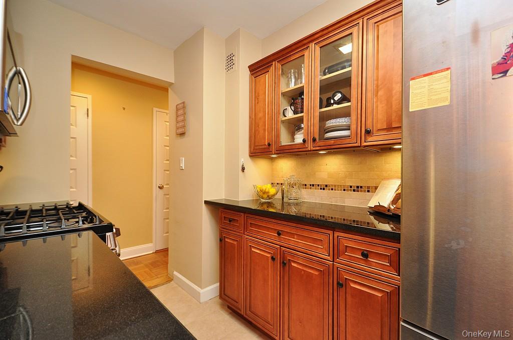 10 Old Mamaroneck Road 2a Property Photo 13