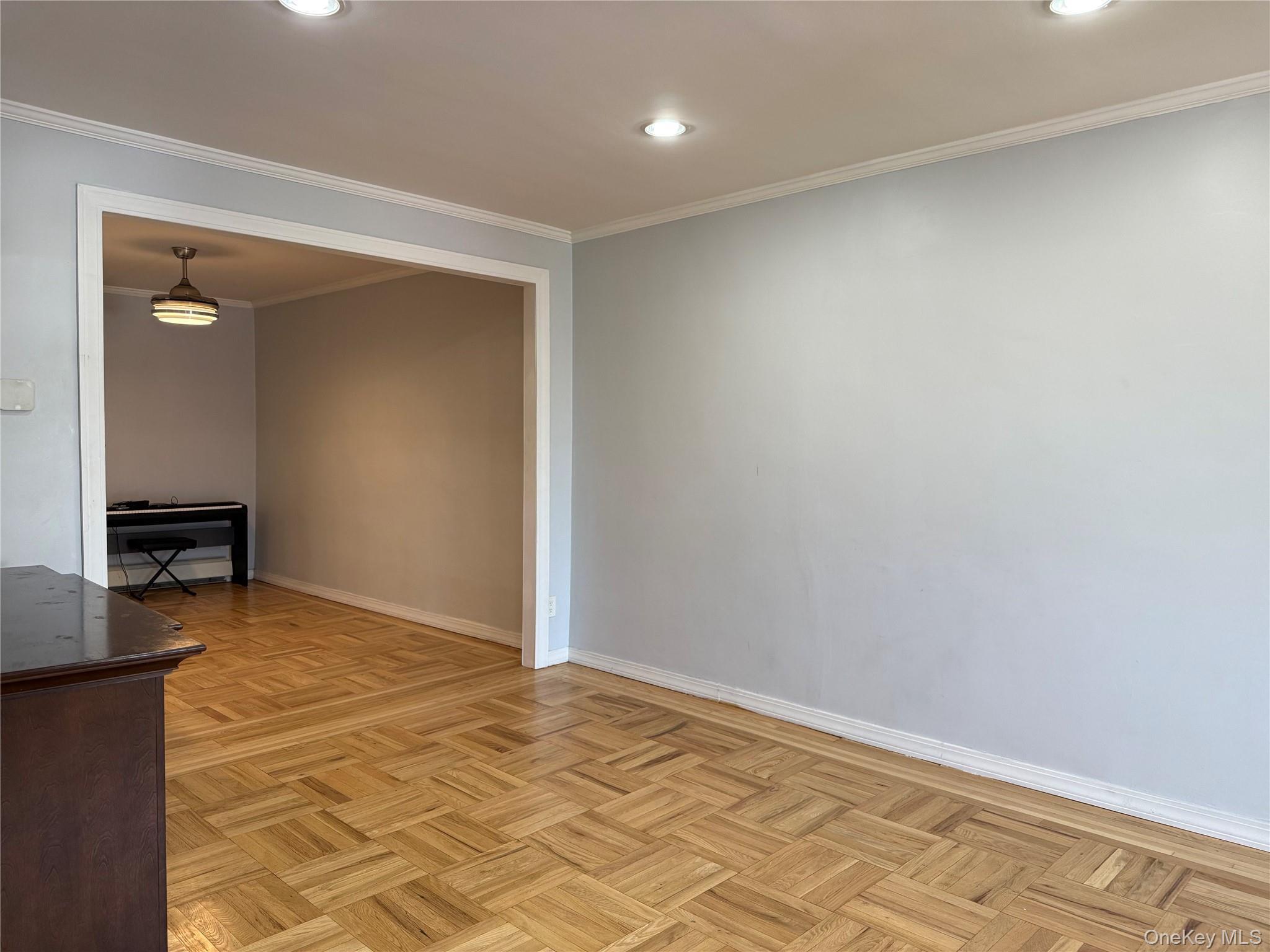 2944 Lurting Avenue Property Photo 6