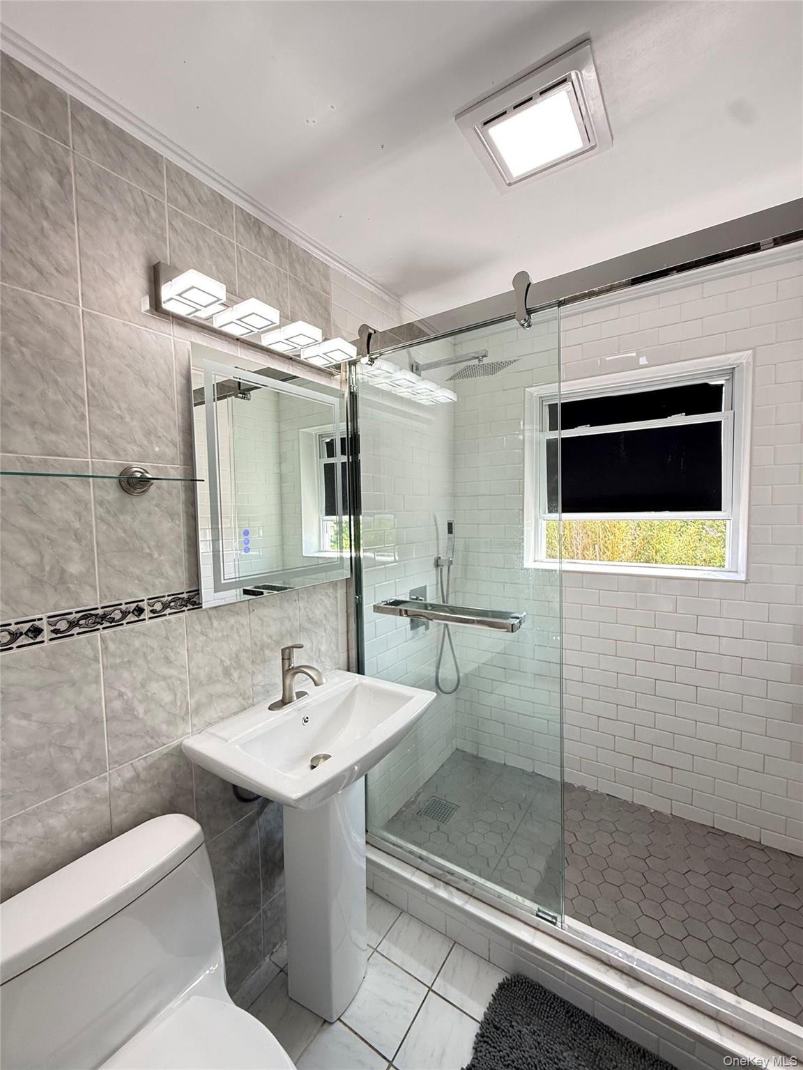 2944 Lurting Avenue Property Photo 8