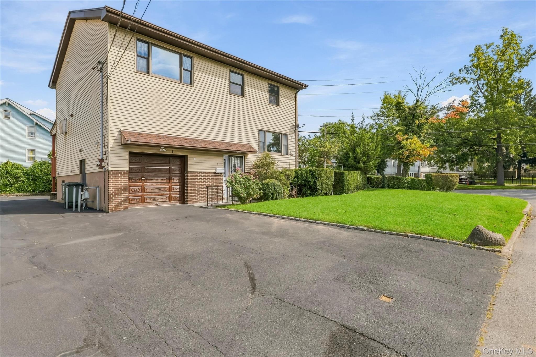 1 W Glen Avenue Property Photo 1