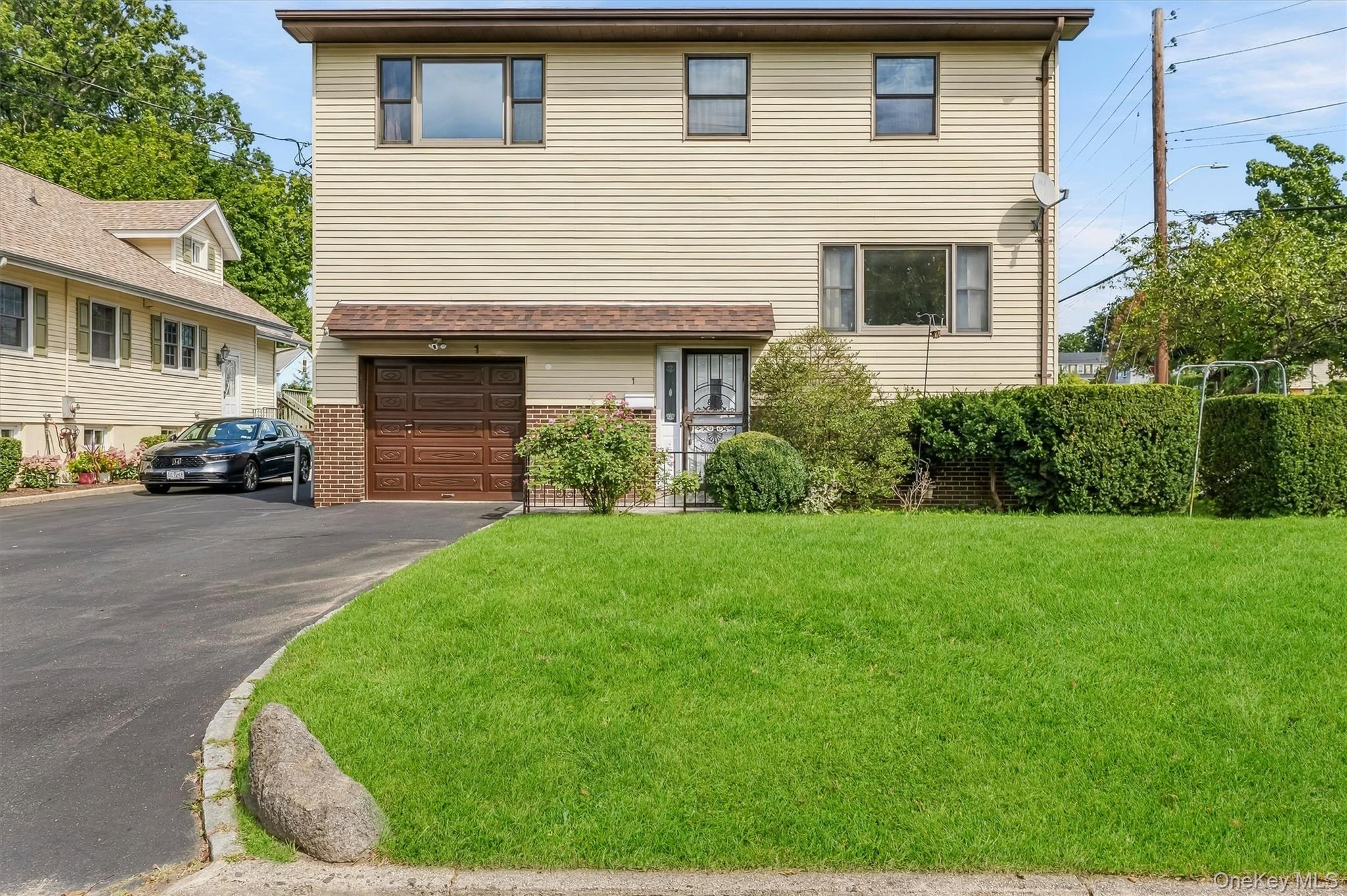 1 W Glen Avenue Property Photo 2