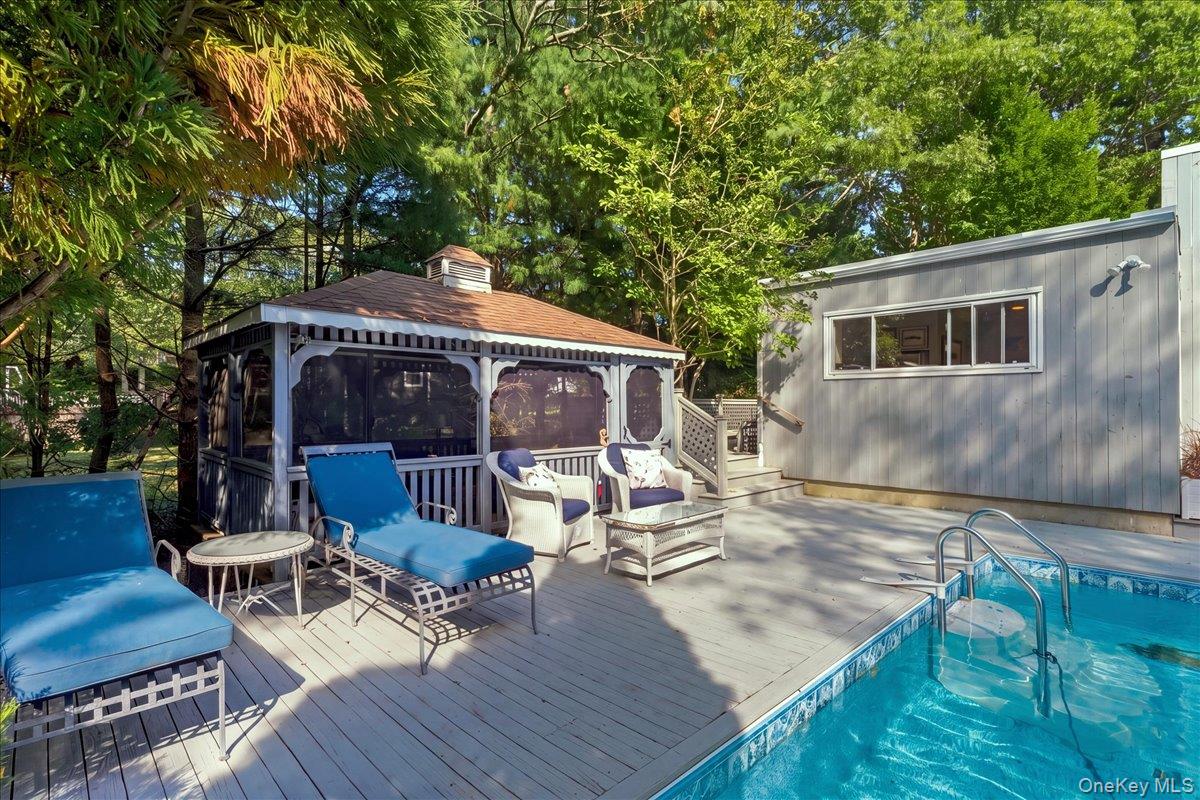 10 Glenmore Drive Property Photo 5