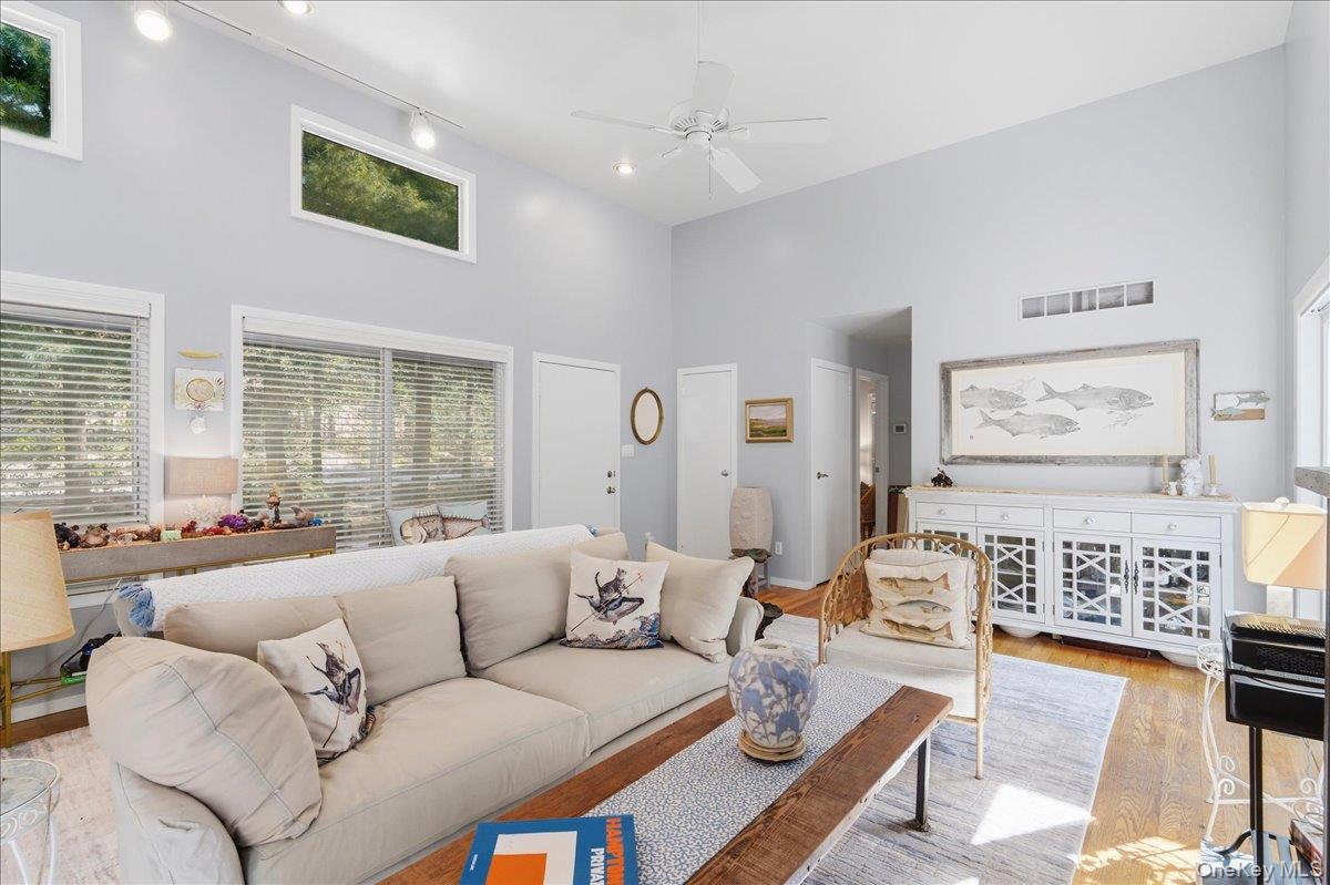 10 Glenmore Drive Property Photo 23