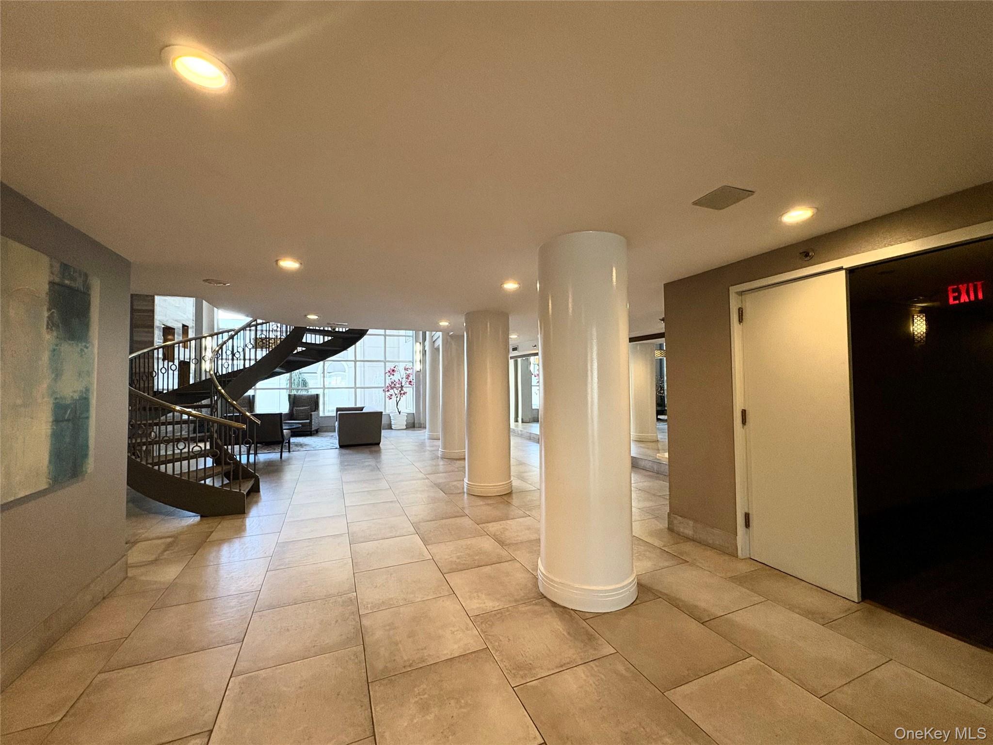 100 Cuttermill Road 3h Property Photo 10