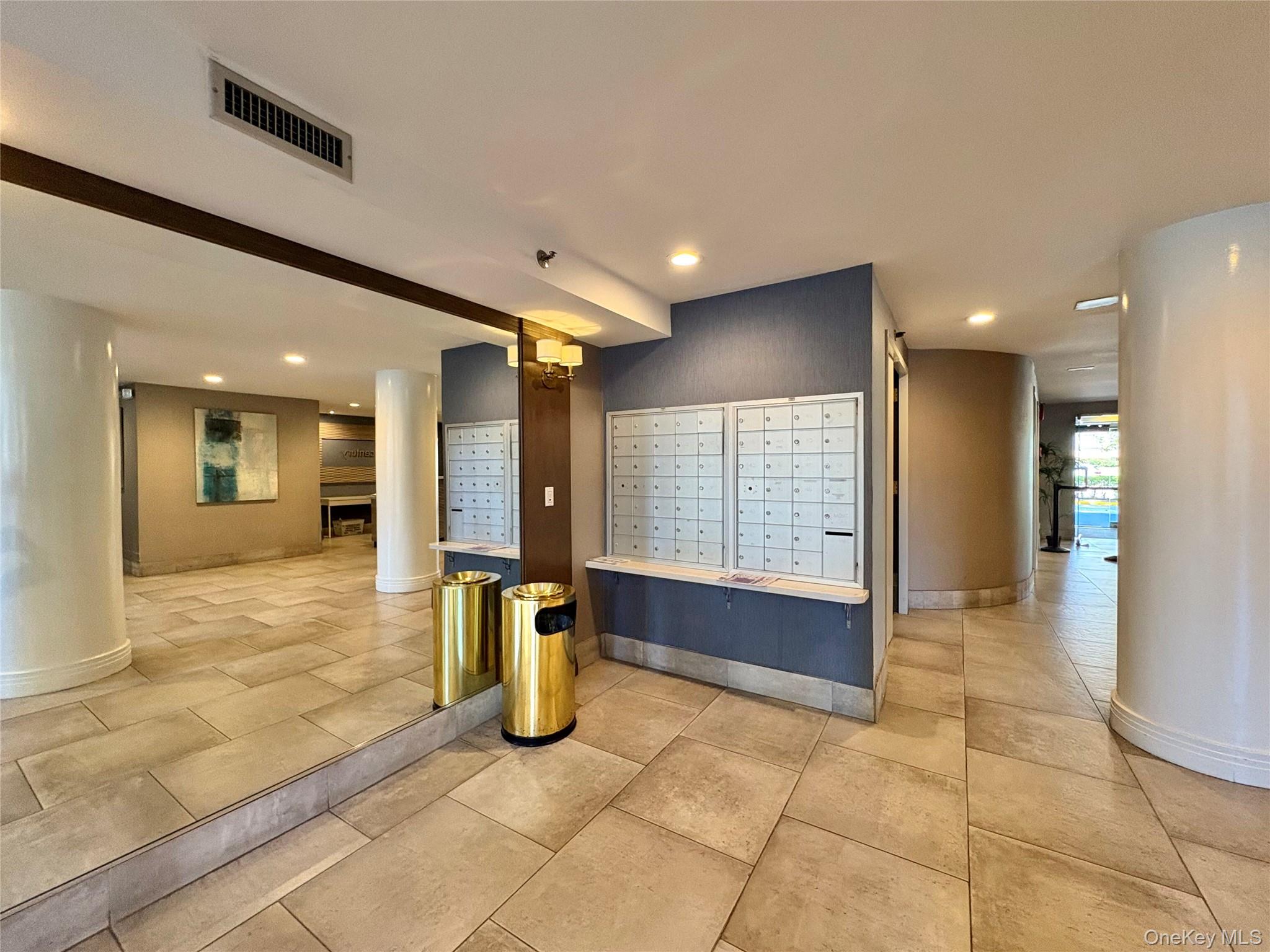 100 Cuttermill Road 3h Property Photo 13