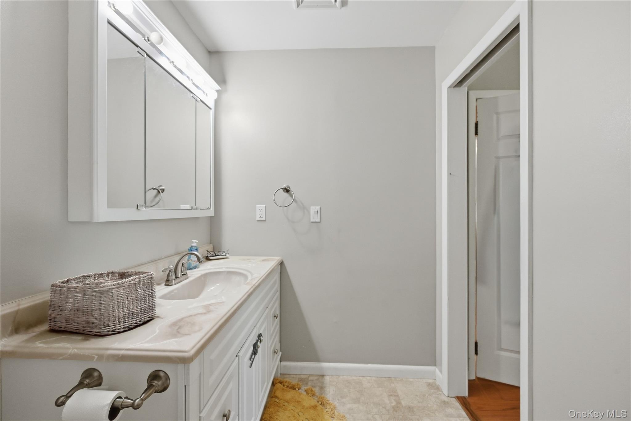 14 Young Street Property Photo 15