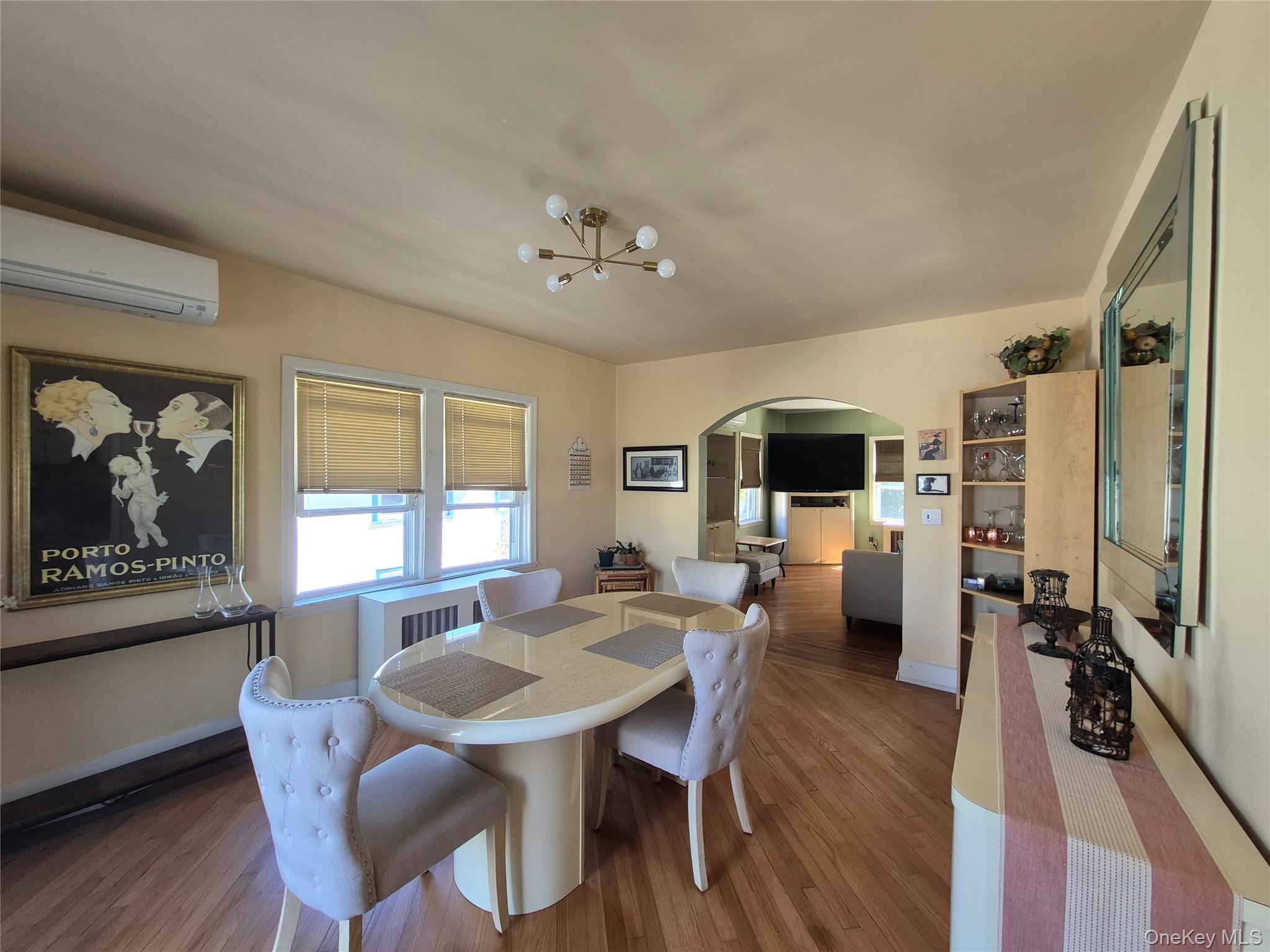 327 E Pine Street Property Photo 7
