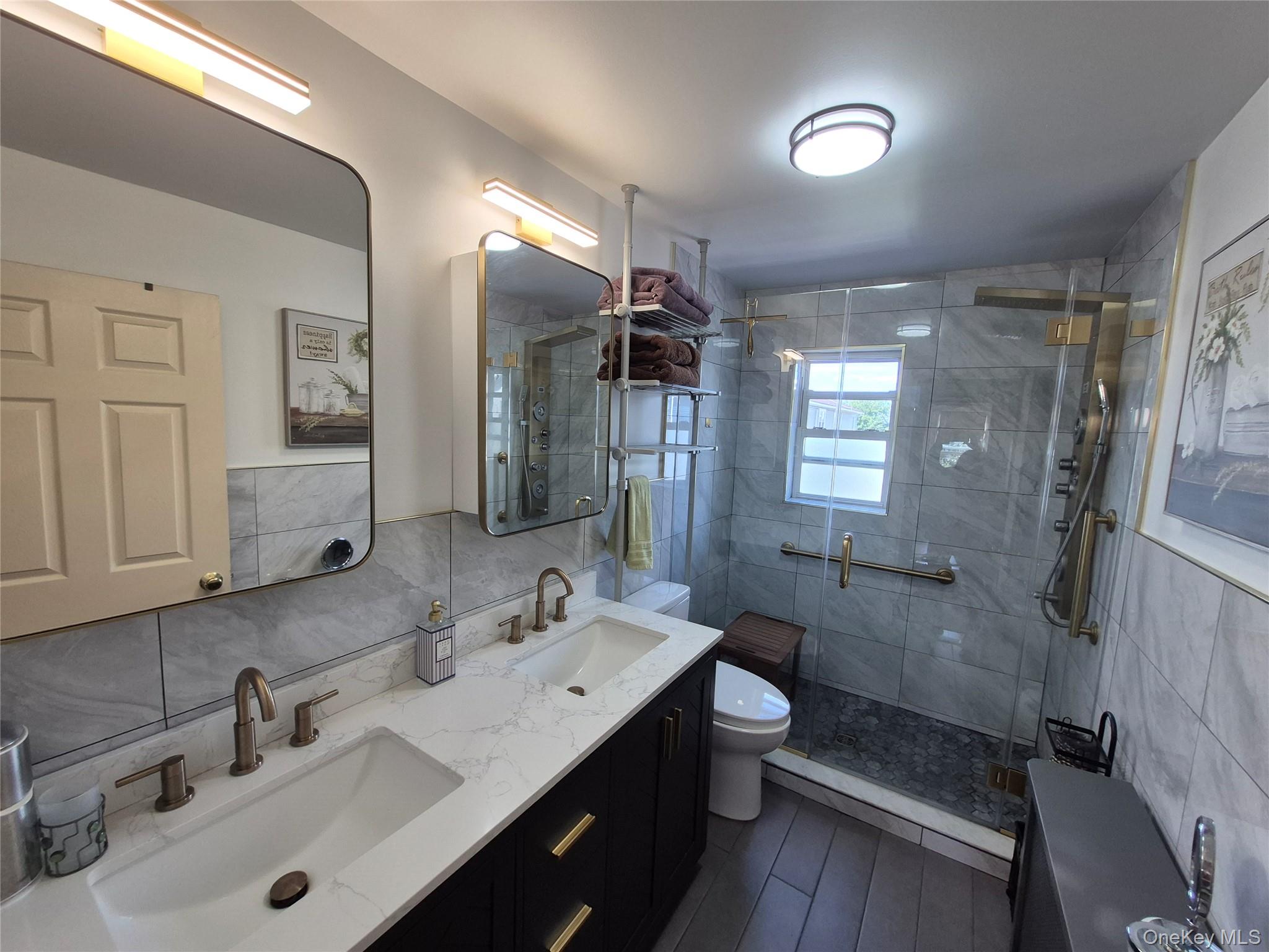 327 E Pine Street Property Photo 8