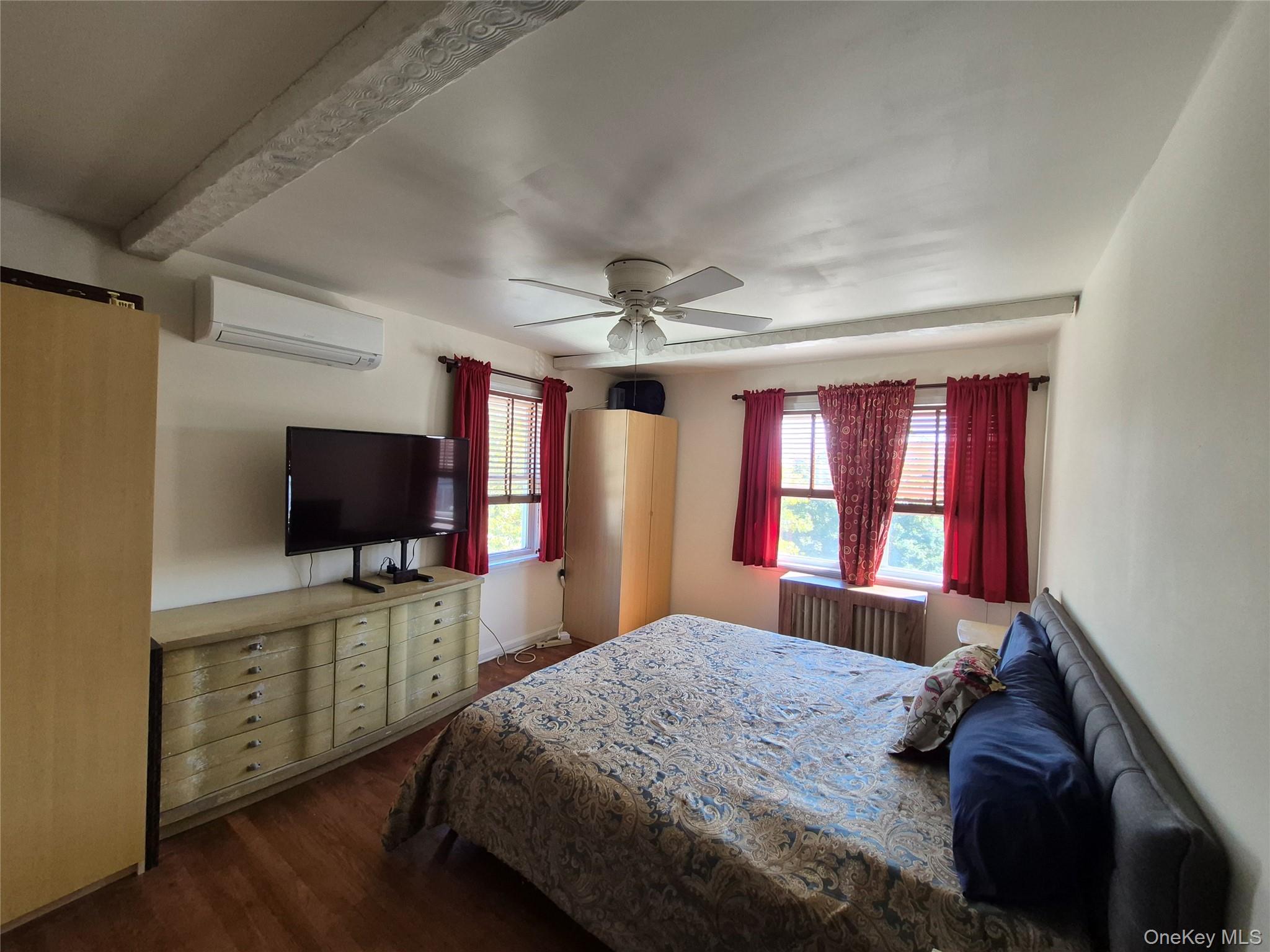 327 E Pine Street Property Photo 10