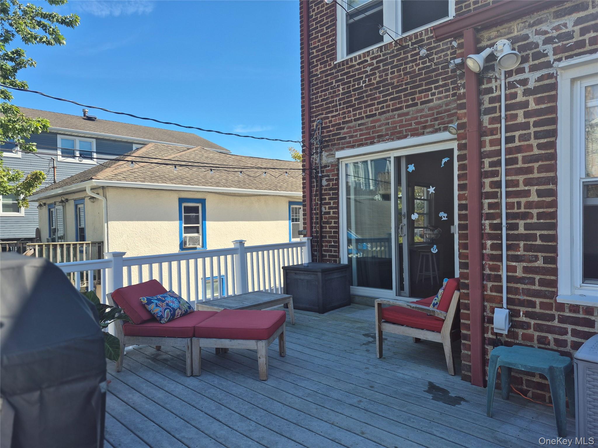 327 E Pine Street Property Photo 13