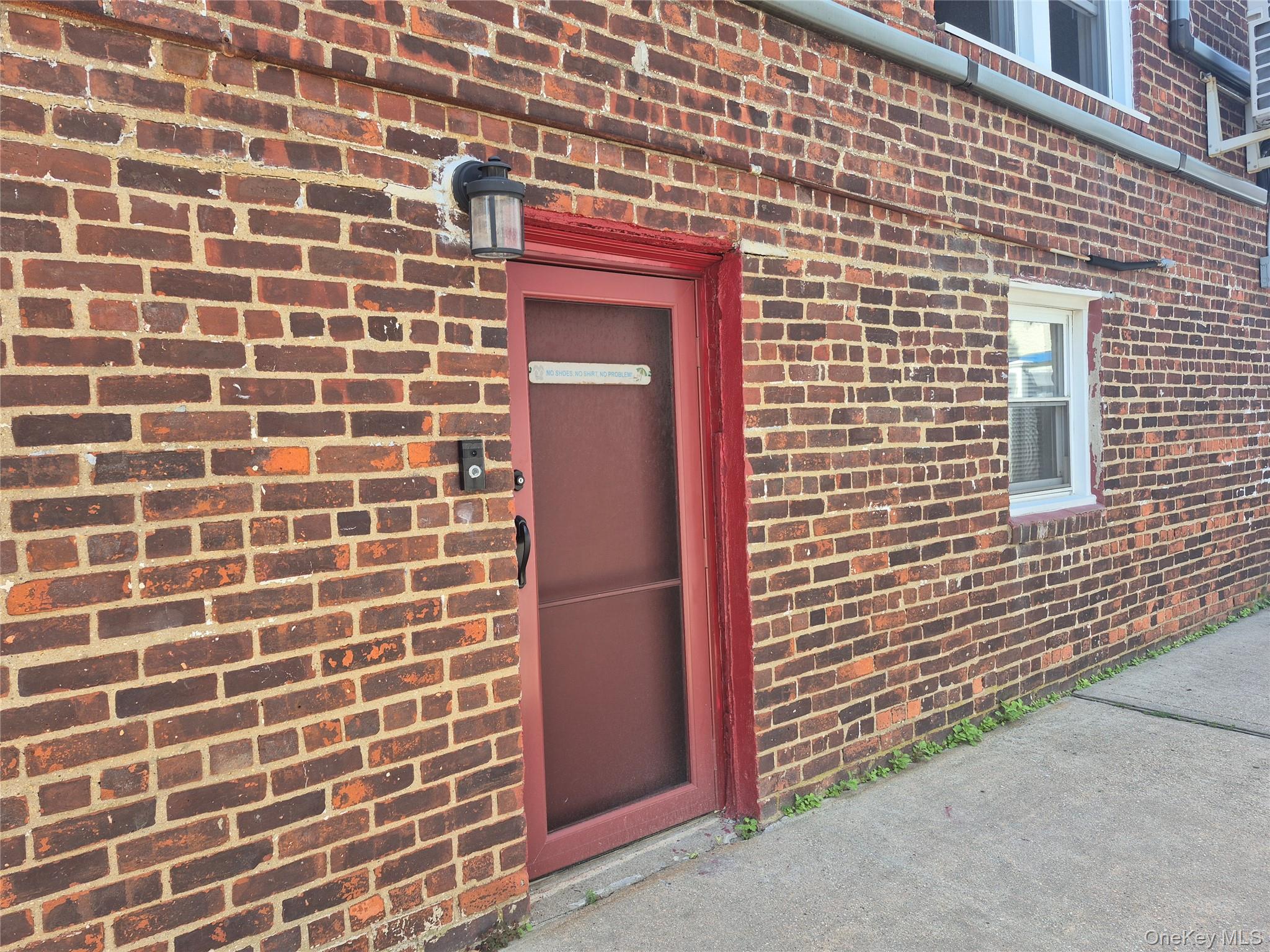 327 E Pine Street Property Photo 16