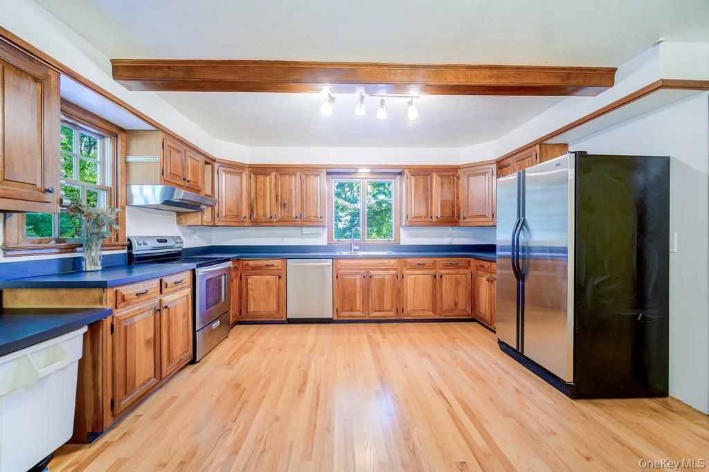 57 Forest View Road Property Photo 9