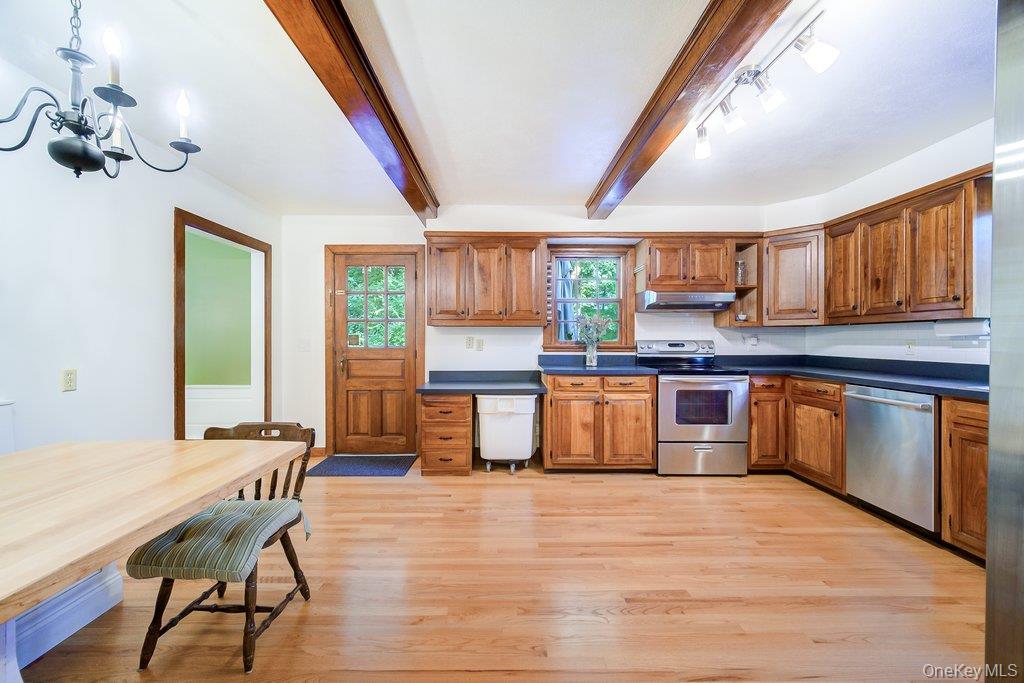 57 Forest View Road Property Photo 10