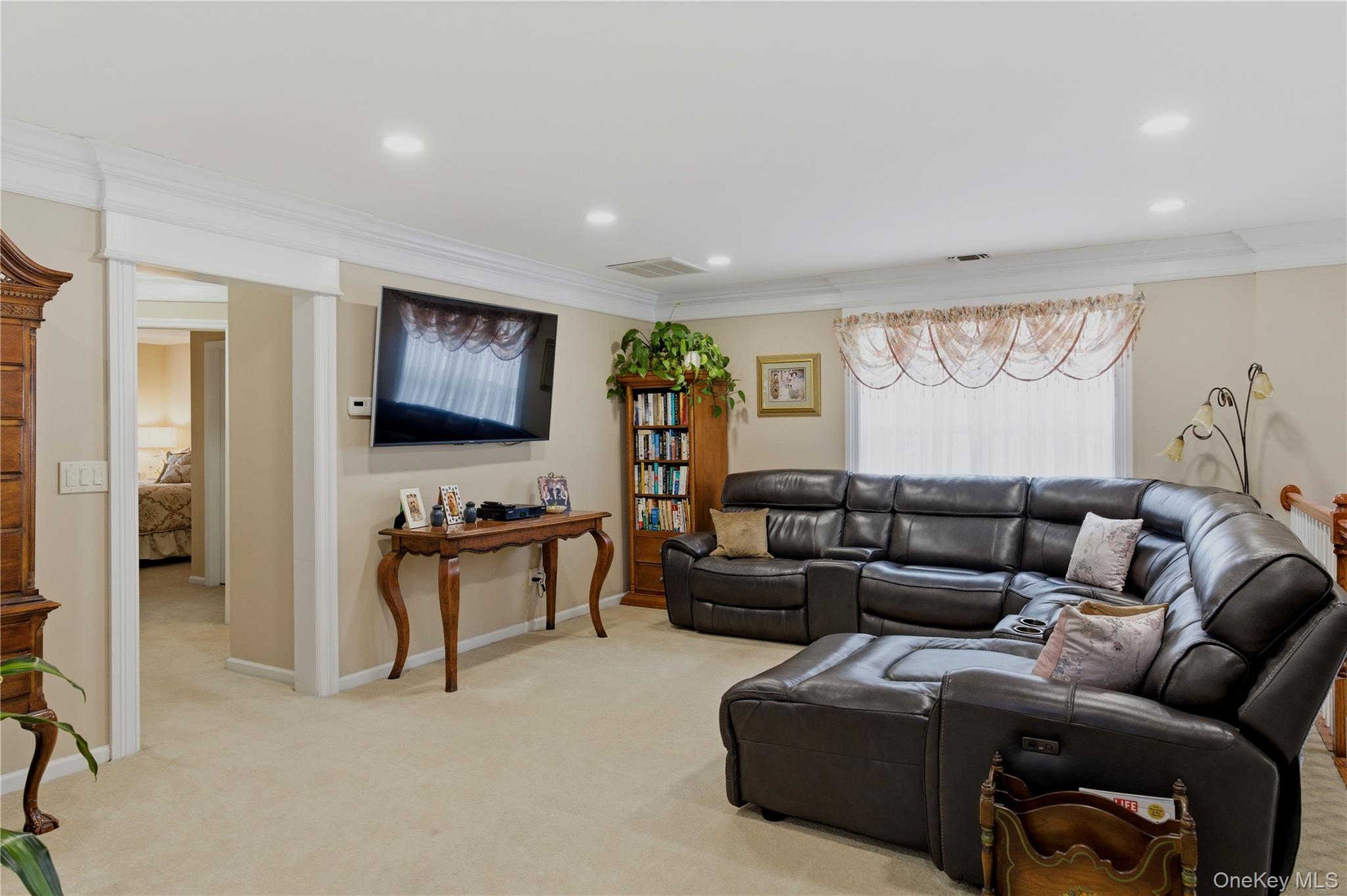 20 Kate Circle Property Photo 5