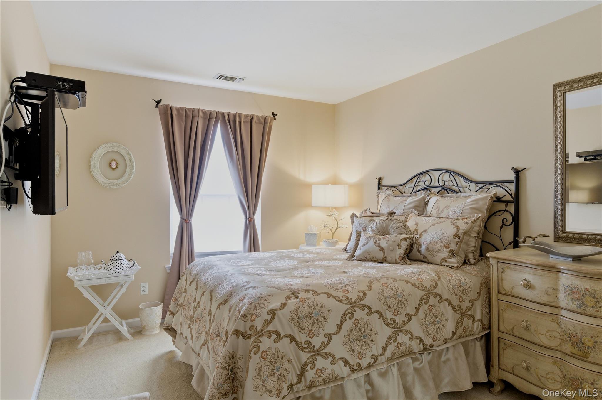 20 Kate Circle Property Photo 6