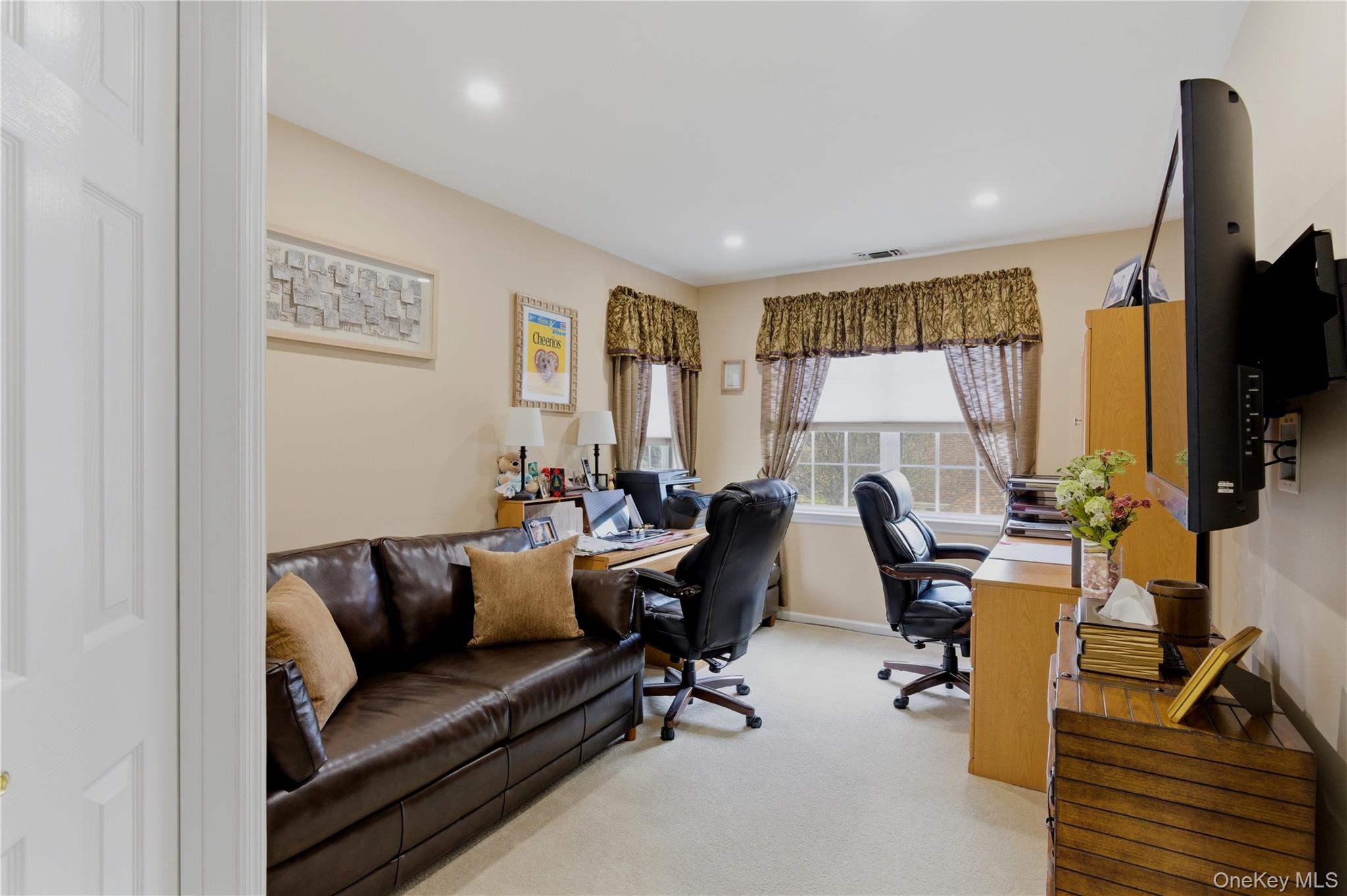 20 Kate Circle Property Photo 8