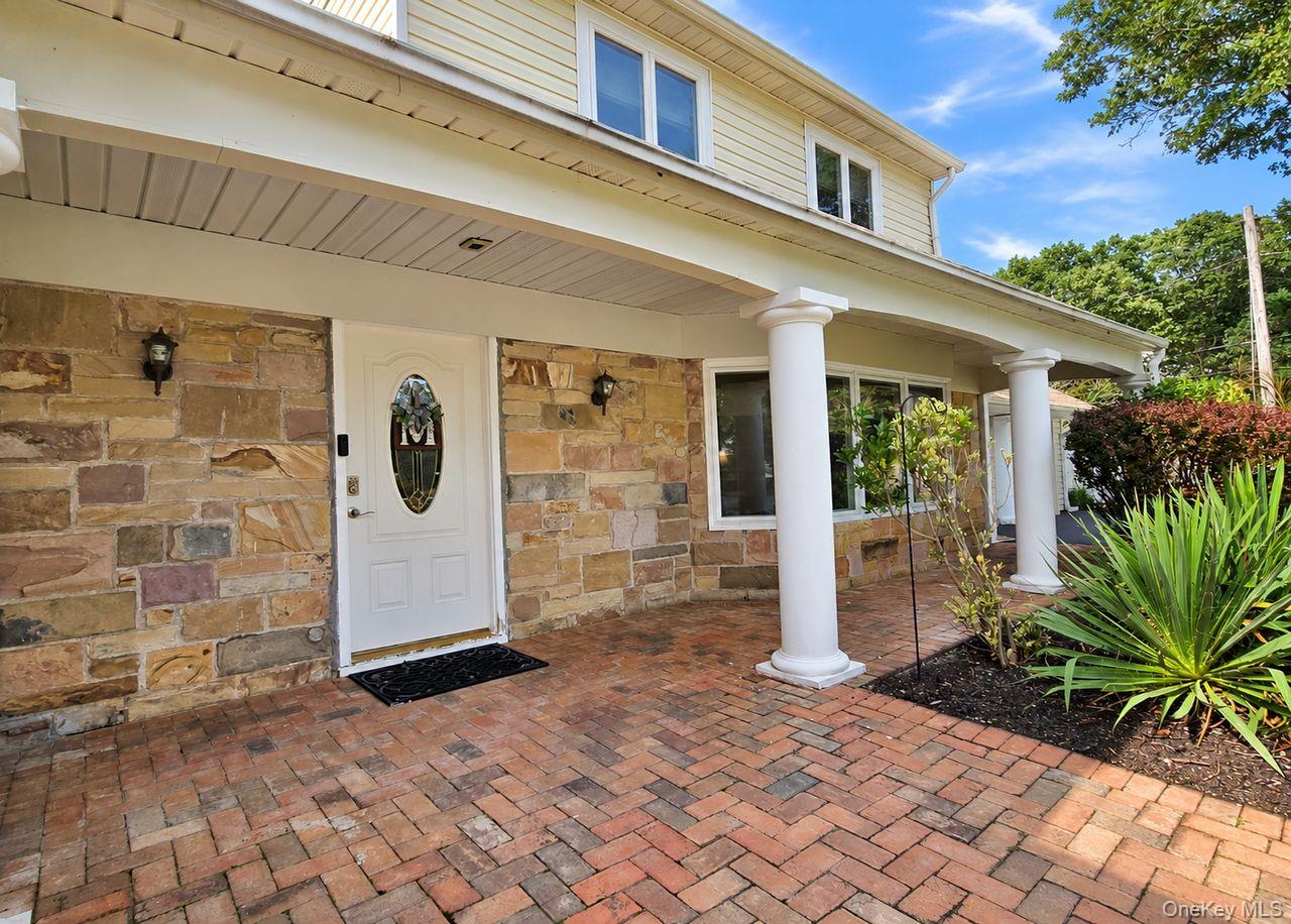 14 Seabrook Lane Property Photo 3