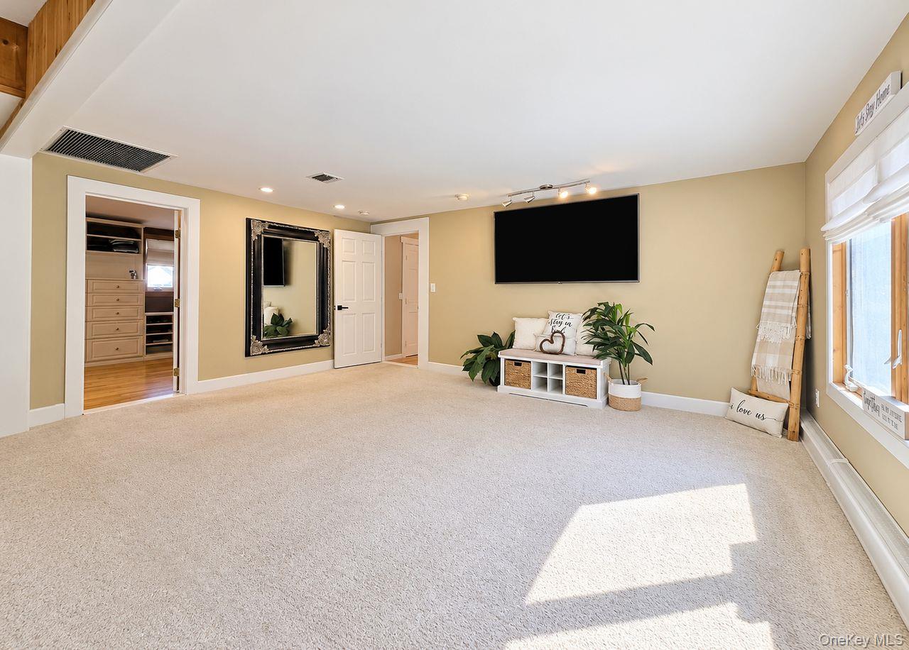 14 Seabrook Lane Property Photo 12