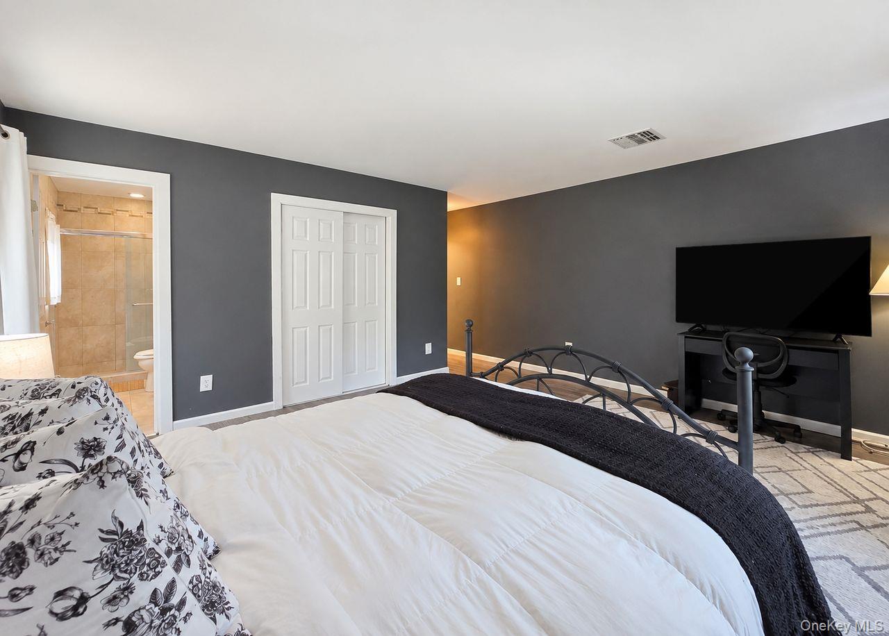 14 Seabrook Lane Property Photo 17