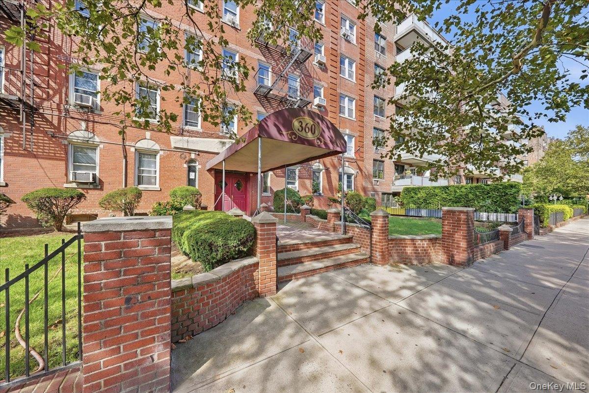 360 Ocean Parkway 5G Property Photo 1
