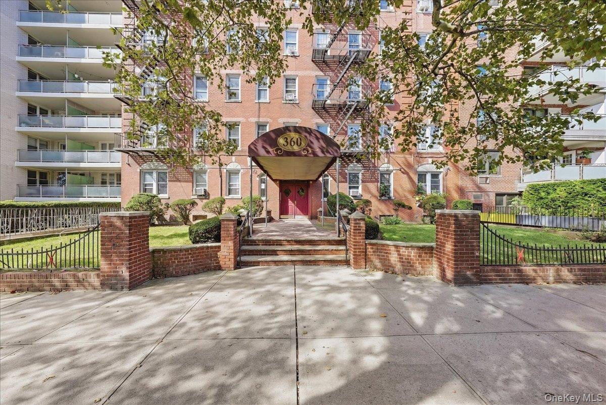 360 Ocean Parkway 5g Property Photo 2