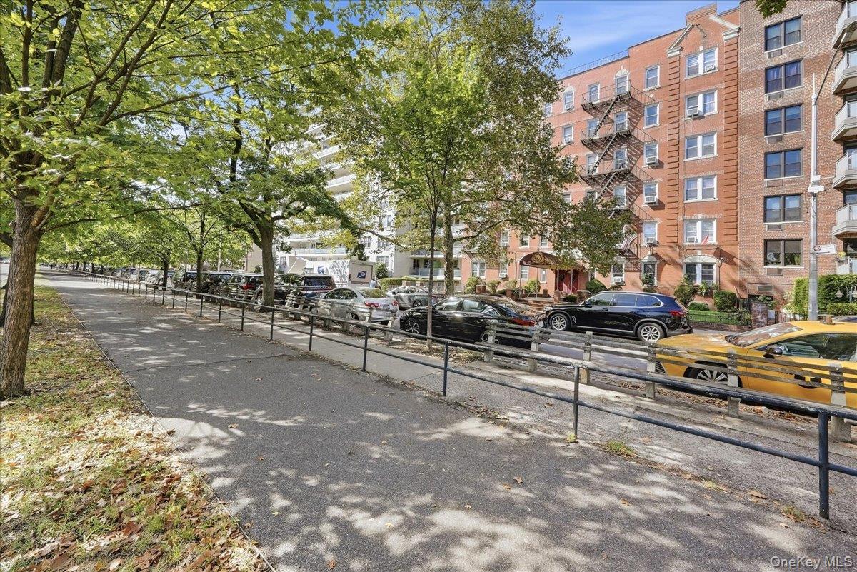 360 Ocean Parkway 5g Property Photo 25