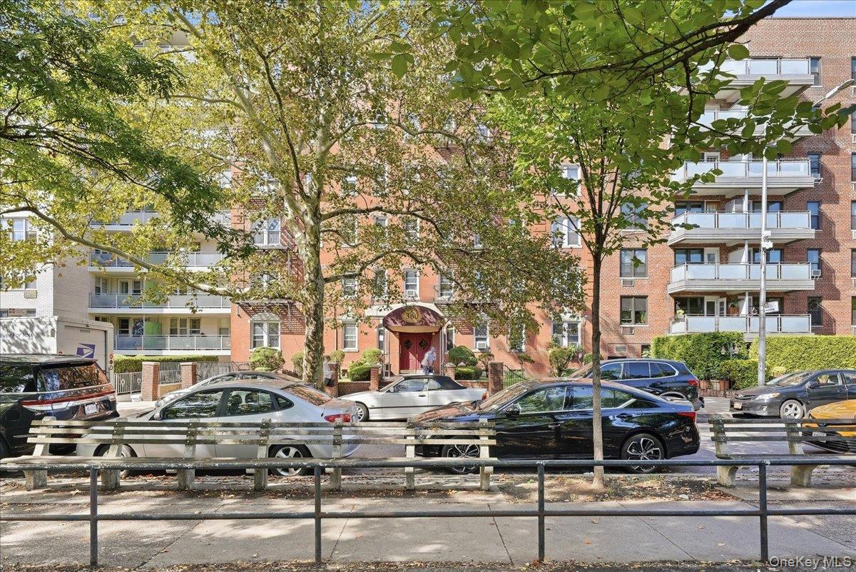 360 Ocean Parkway 5g Property Photo 26