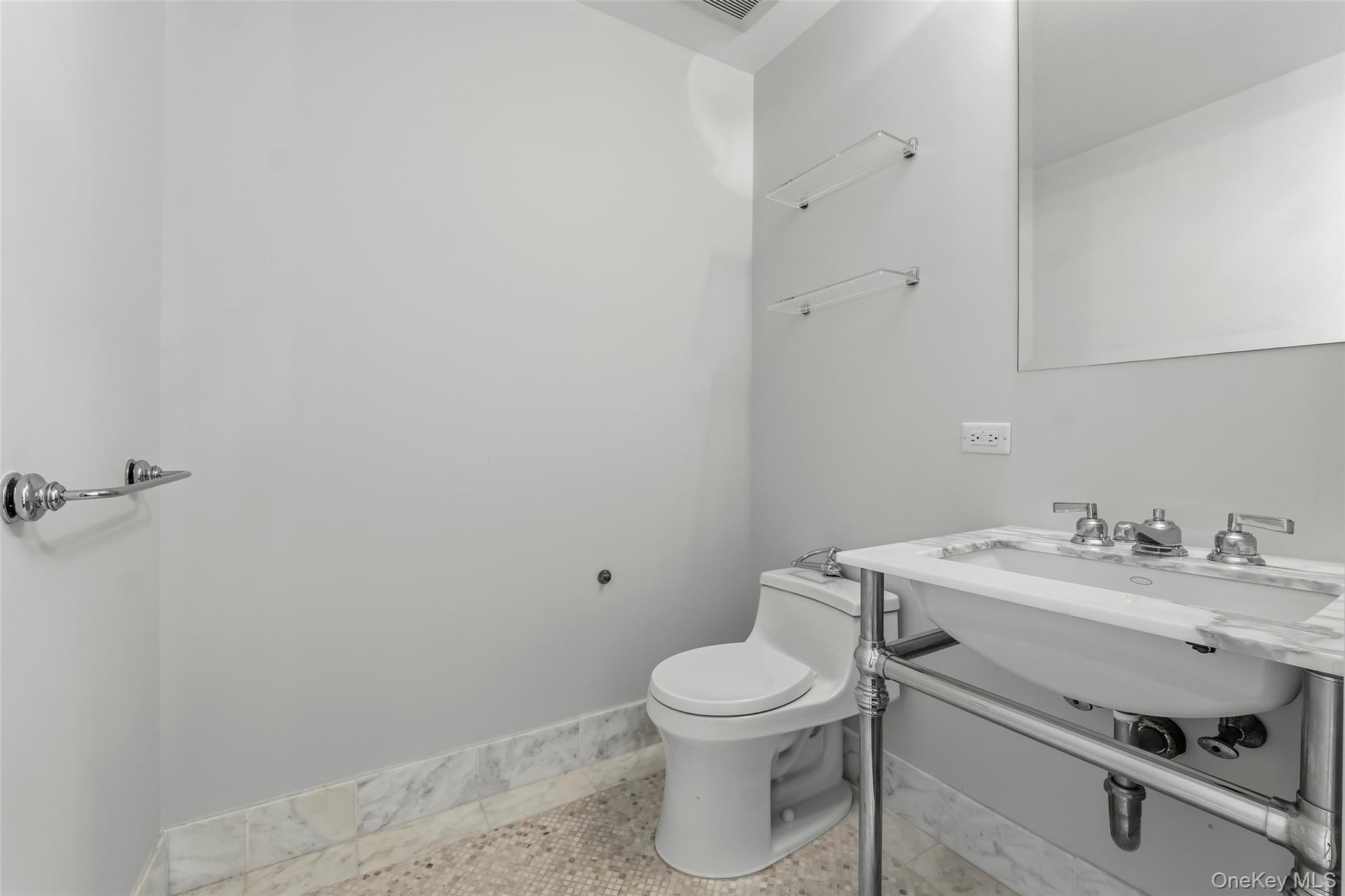 1 Renaissance Square V6g Property Photo 11