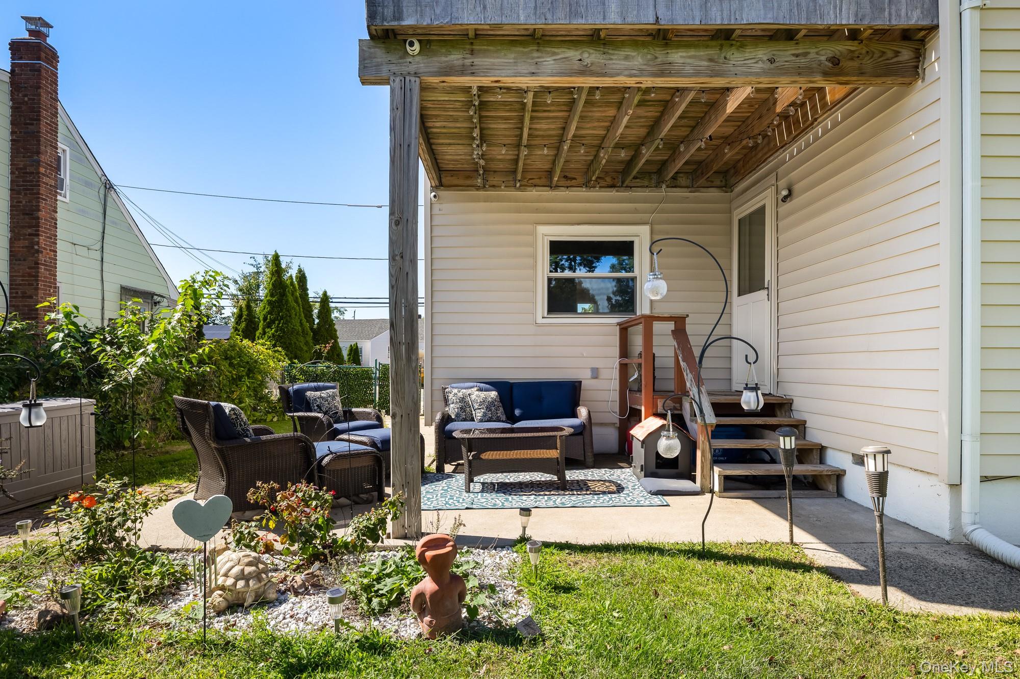 1647 Straight Path Property Photo 6
