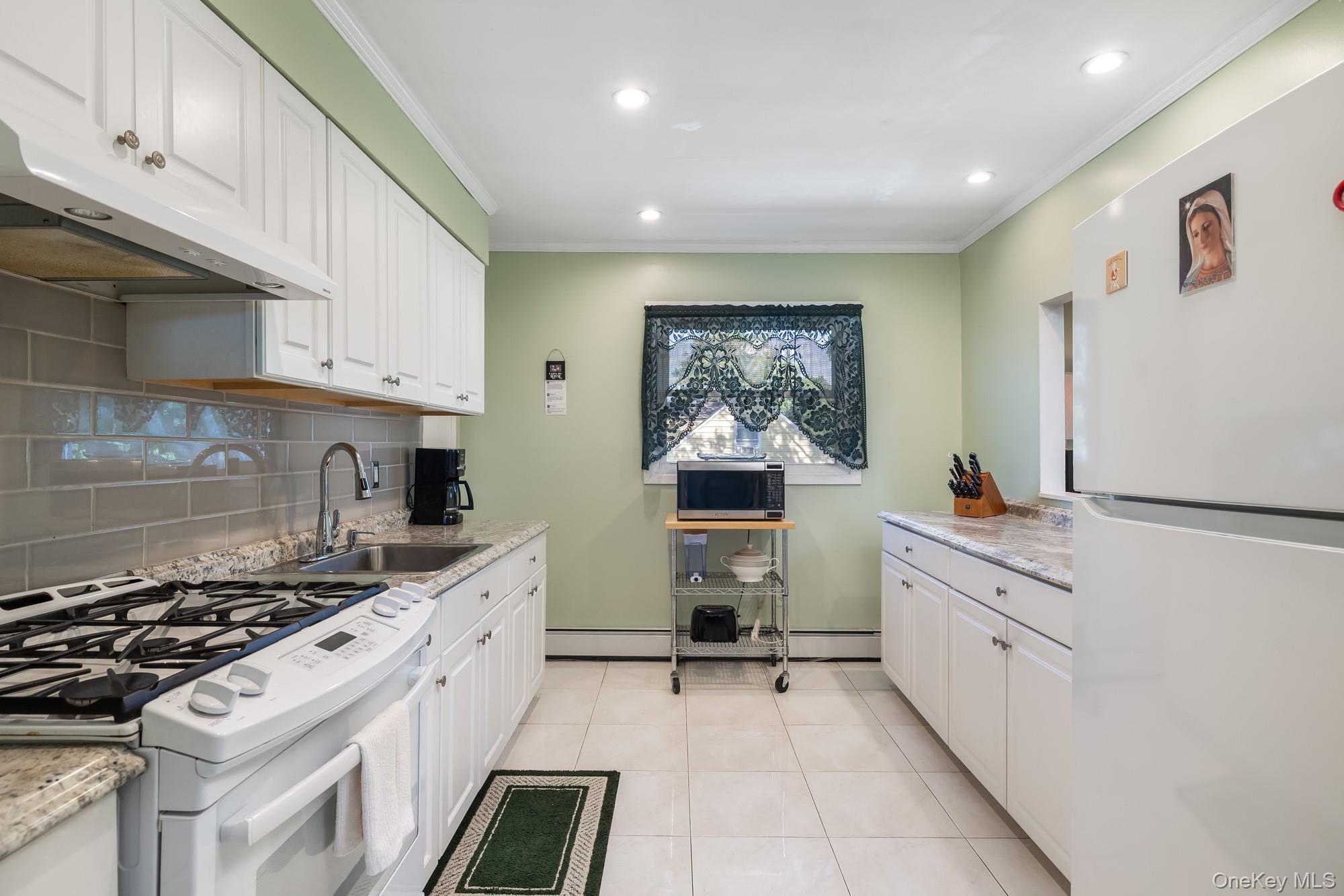 1647 Straight Path Property Photo 10