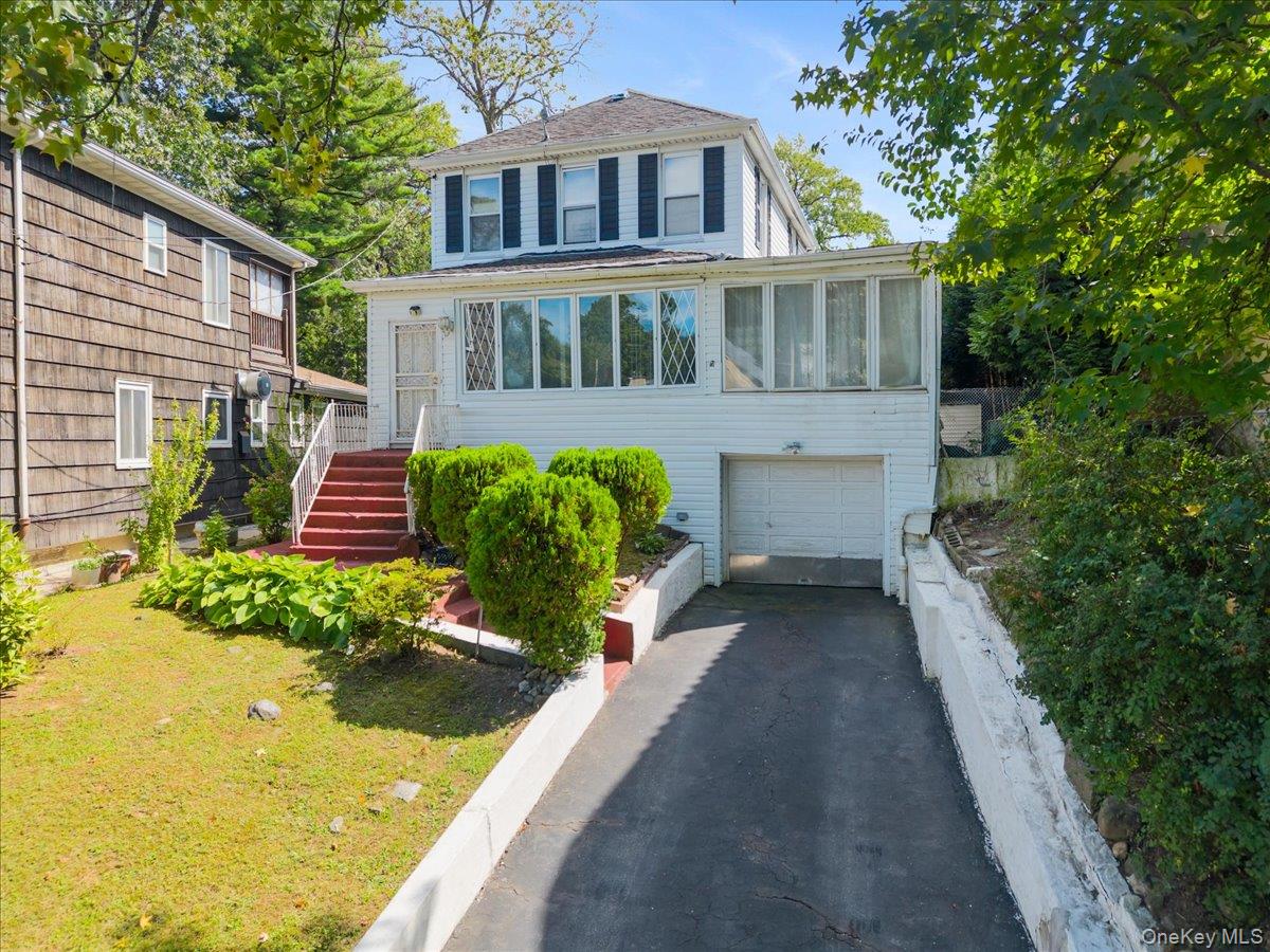 195-12 Mclaughlin Avenue Property Photo 2