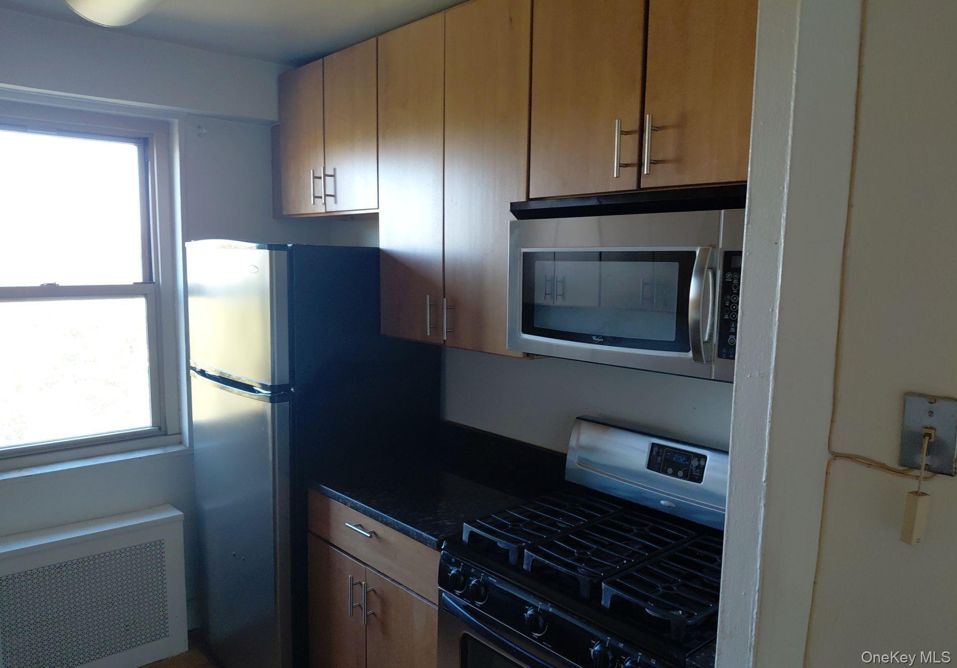 1019 Van Siclen Avenue 9-7l Property Photo 4