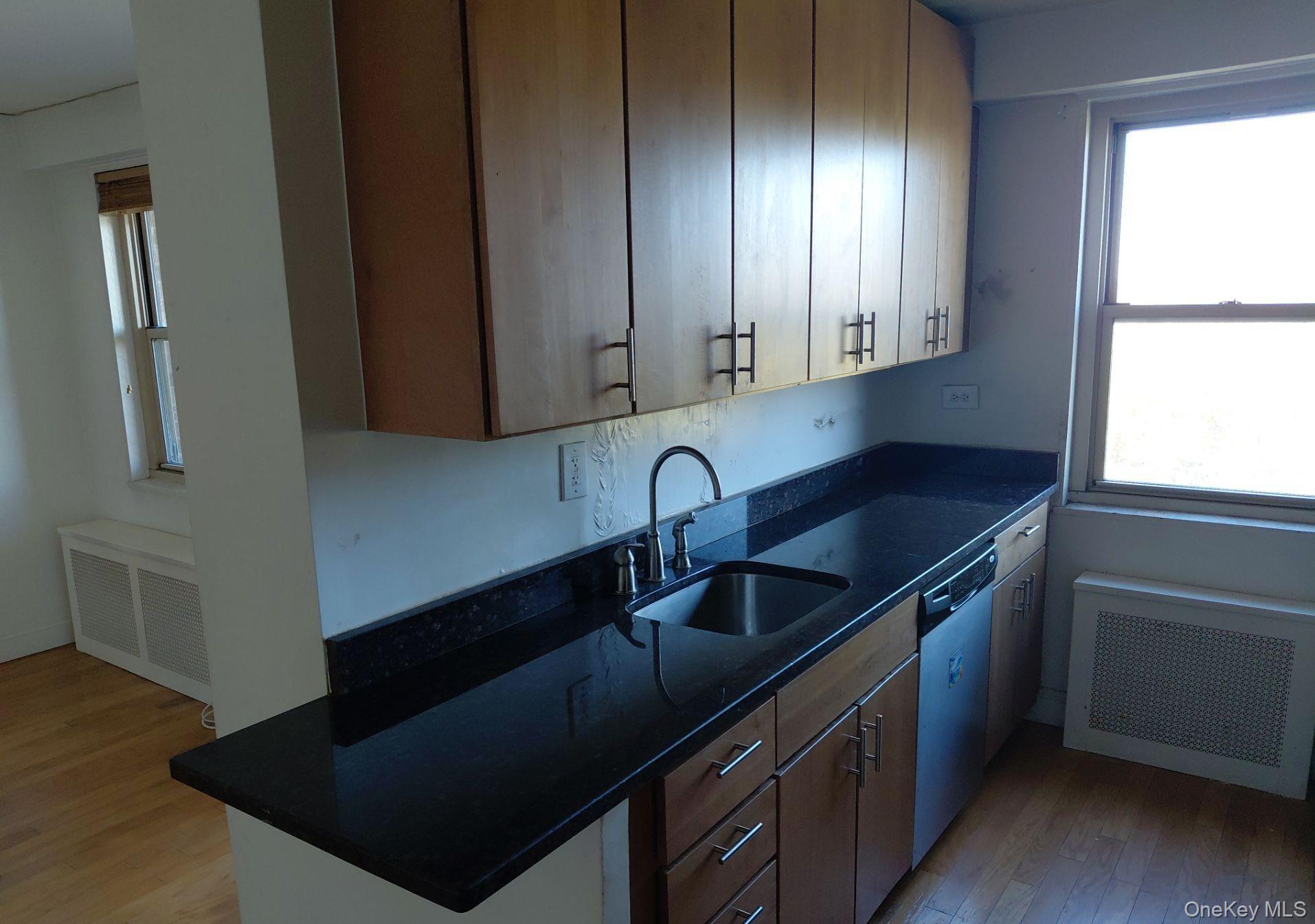 1019 Van Siclen Avenue 9-7l Property Photo 5