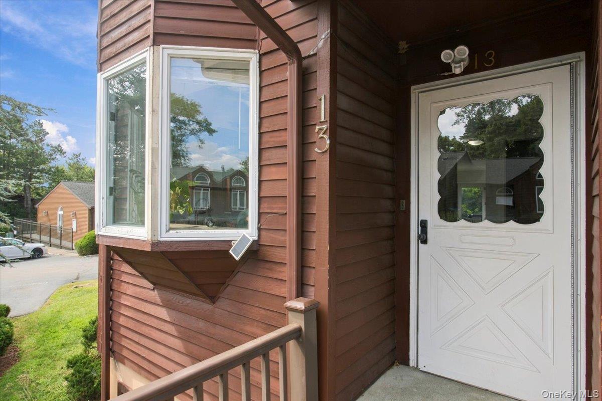 13 Knoll View Property Photo 2