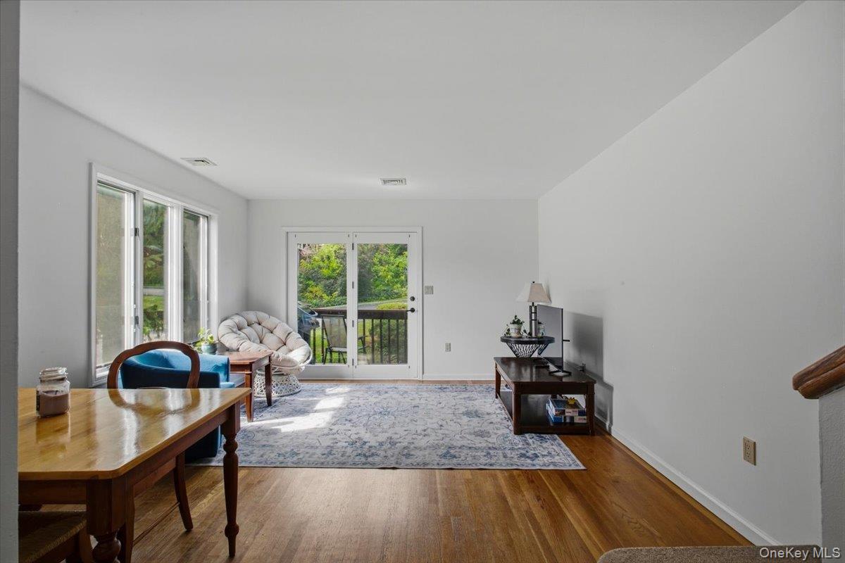 13 Knoll View Property Photo 7