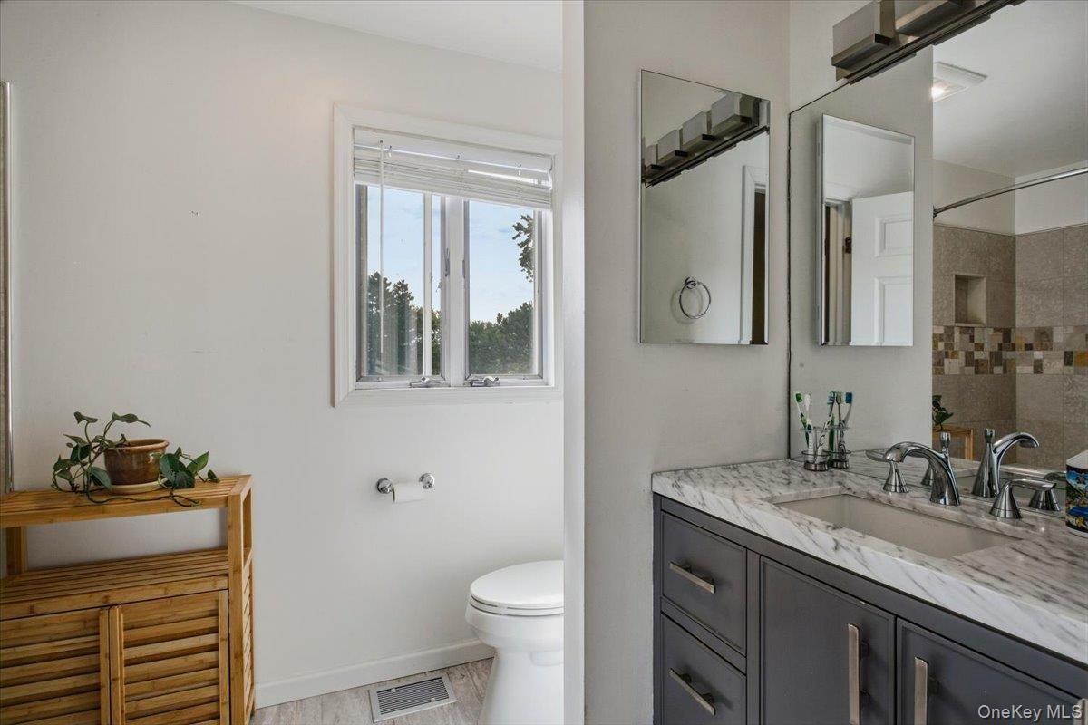 13 Knoll View Property Photo 9