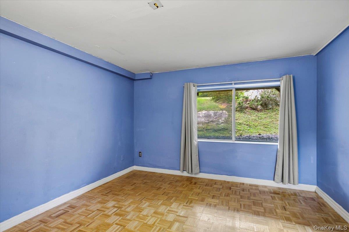 13 Knoll View Property Photo 15