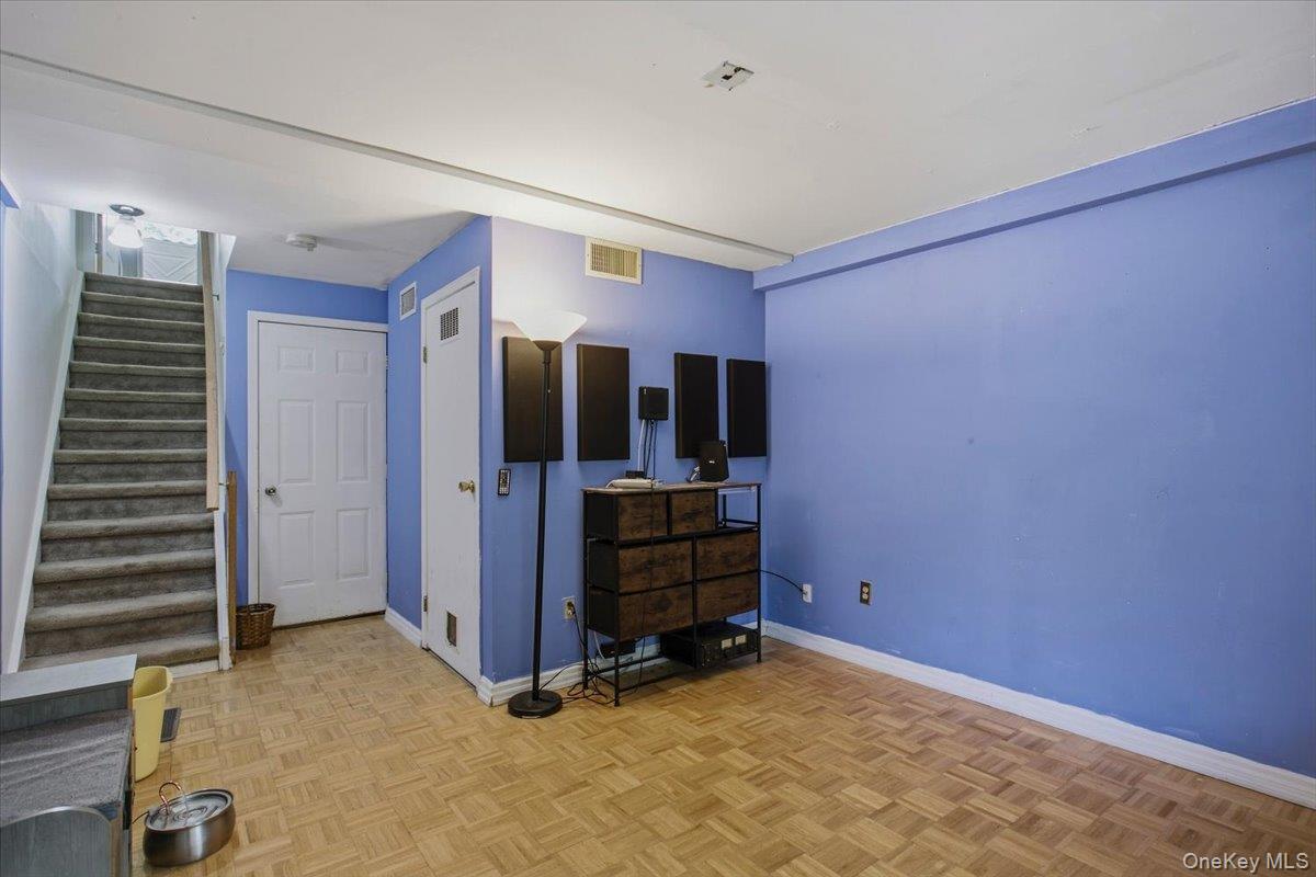 13 Knoll View Property Photo 17