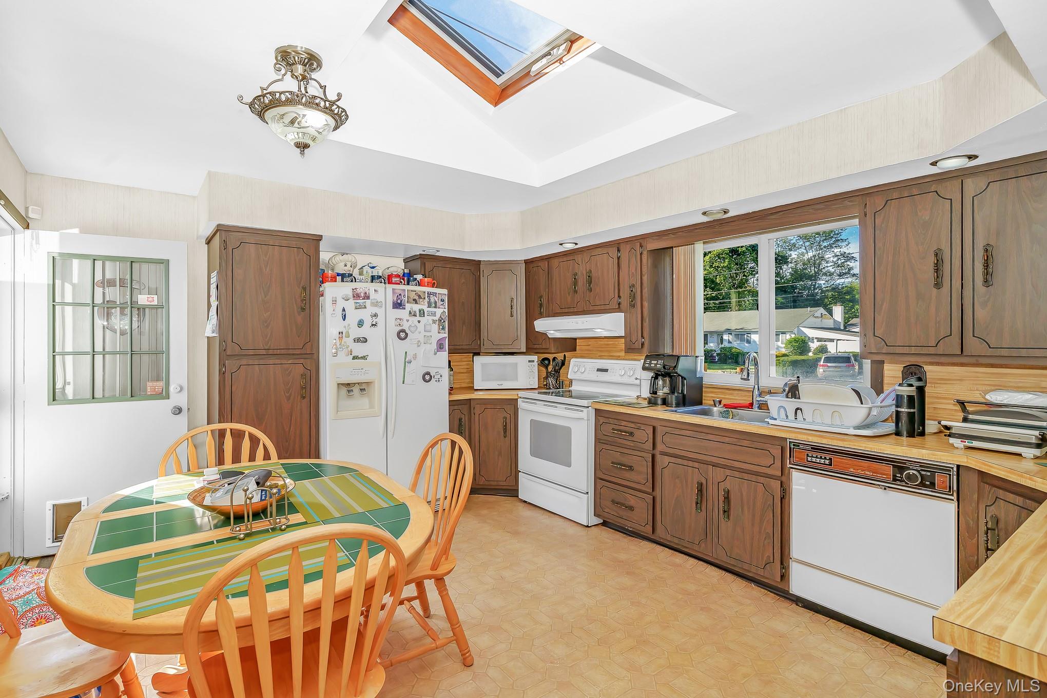 22 W Willow Street Property Photo 15