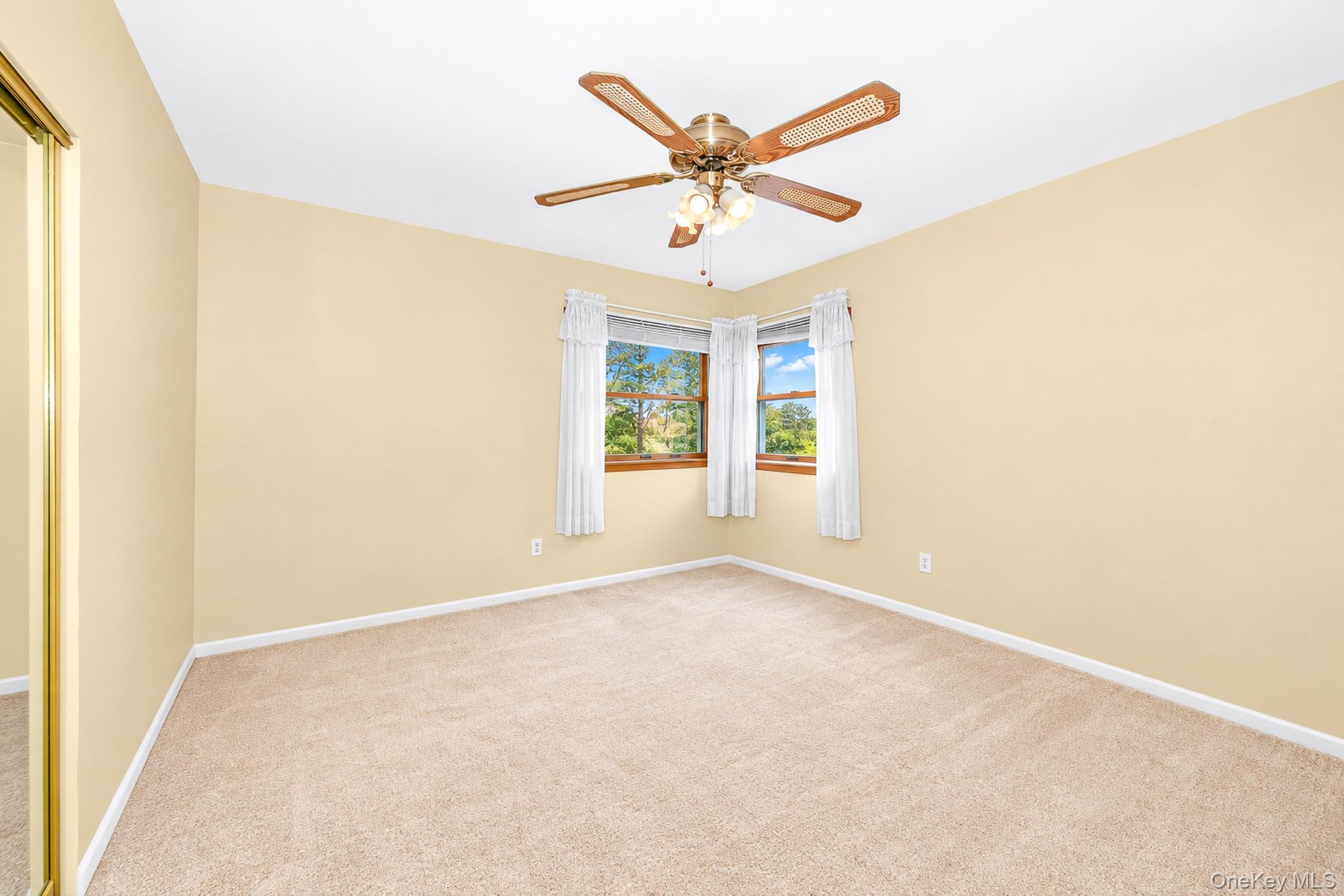 22 W Willow Street Property Photo 19