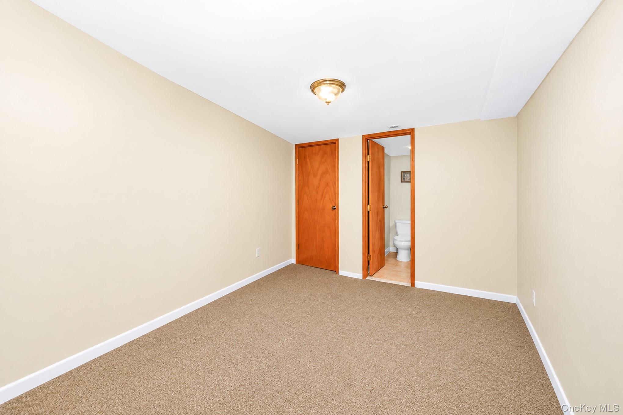 22 W Willow Street Property Photo 33