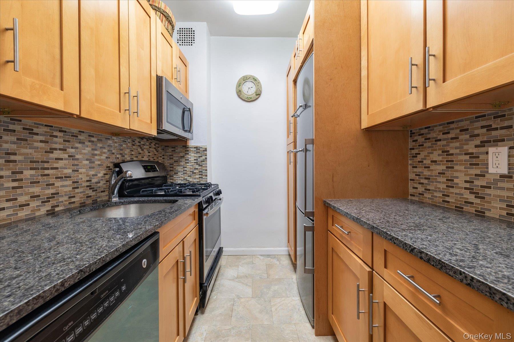 55 Lenox Road 1-k Property Photo 9