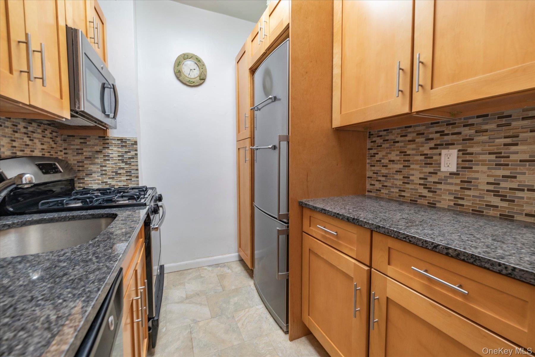 55 Lenox Road 1-k Property Photo 11