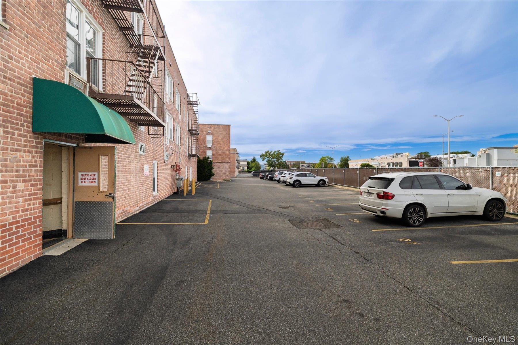 55 Lenox Road 1-k Property Photo 21