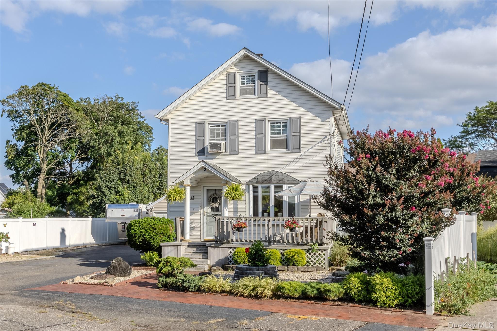 2 Dean Street Property Photo 1